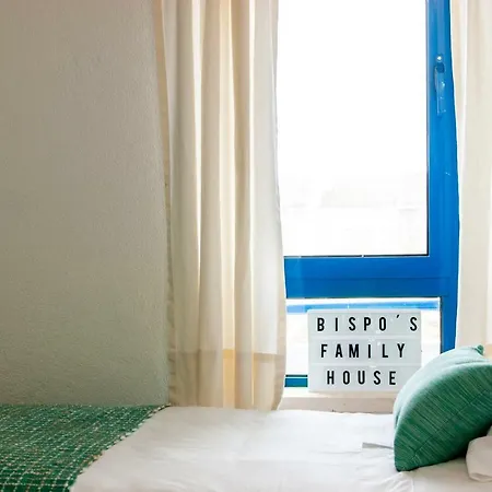 Bispo's Family House Дом отдыха Эрисейра